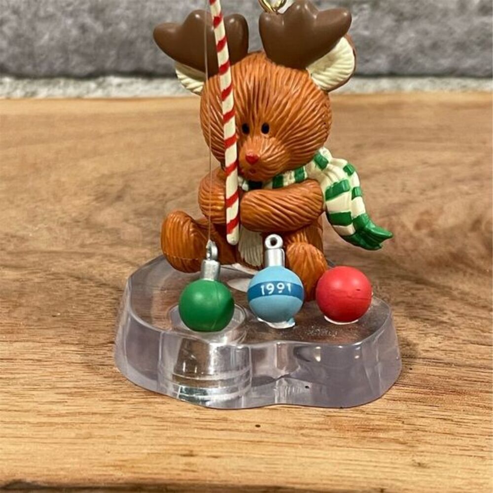Carlton 1991 Christmas Ornament "Reindeer Games" Heirloom Collection